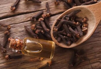 How to use clove water for healthy hair growth